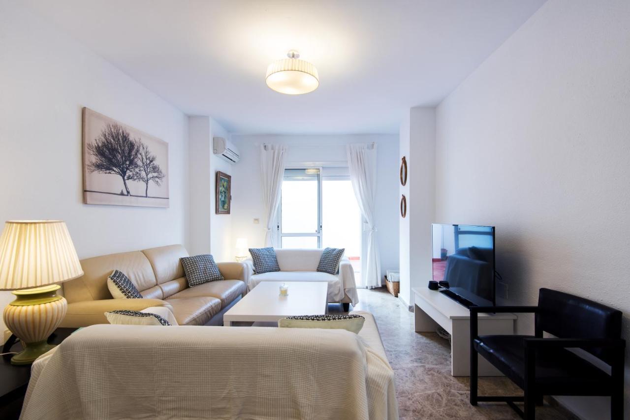 Апартаменты Center Location & Parking Free With Largeterrace & Bbq